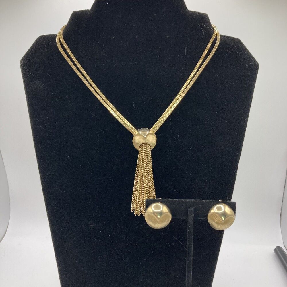 vintage necklace & Clip On Earrings Set Gold Tone Tassel Chunky